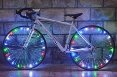 Spaakverlichting LED - Spaak wiel Led verlichting | Fiets Licht | Lichtsnoer Fietswiel | Fiets Wiel Licht | 20 Leds | 2 functies | 220 Cm | Geschikt voor 1 fietswiel Spaakverlichting LED - Spaak wiel Led verlichting | Fiets Licht | Lichtsnoer Fietswiel | Fiets Wiel Licht | 20 Leds | 2 functies | 220 Cm | Geschikt voor 1 fietswiel