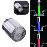 LED Kraan Verlichting | 3 Kleuren op Temperatuur | Fonteinkraan LED Straal Regelaar 3 Kleuren | Kraankop Verlichting | Tempratuur Geregeld | Geen Batterij Nodig LED Kraan Verlichting | 3 Kleuren op Temperatuur | Fonteinkraan LED Straal Regelaar 3 Kleuren | Kraankop Verlichting | Tempratuur Geregeld | Geen Batterij Nodig